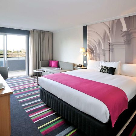 Mercure Melbourne Treasury Gardens Екстер'єр фото