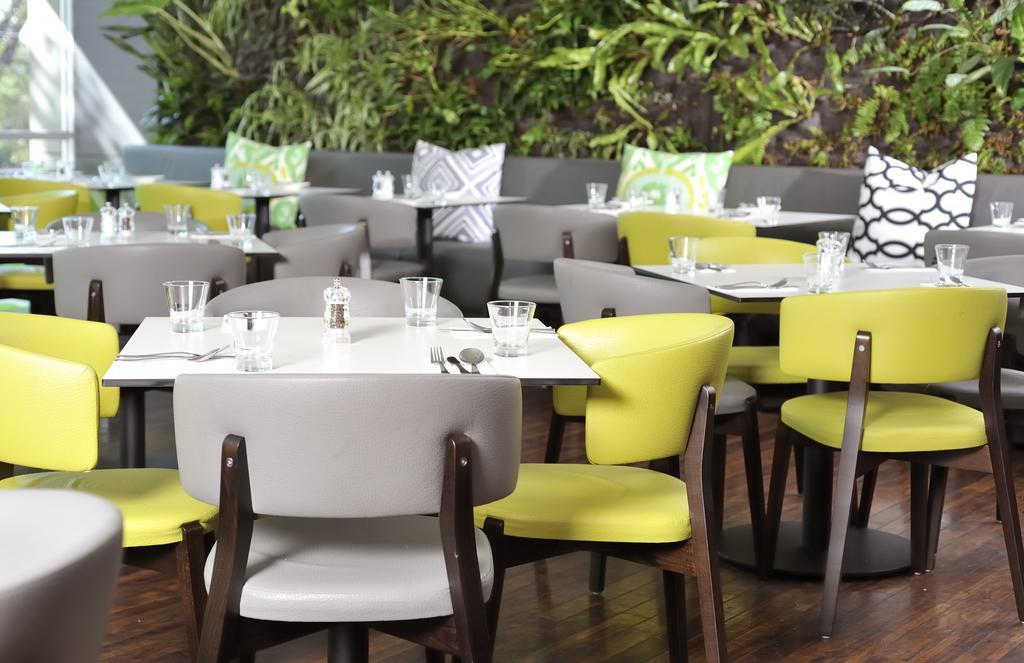 Mercure Melbourne Treasury Gardens Екстер'єр фото