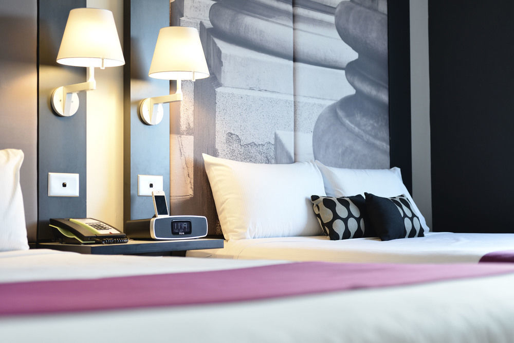 Mercure Melbourne Treasury Gardens Екстер'єр фото