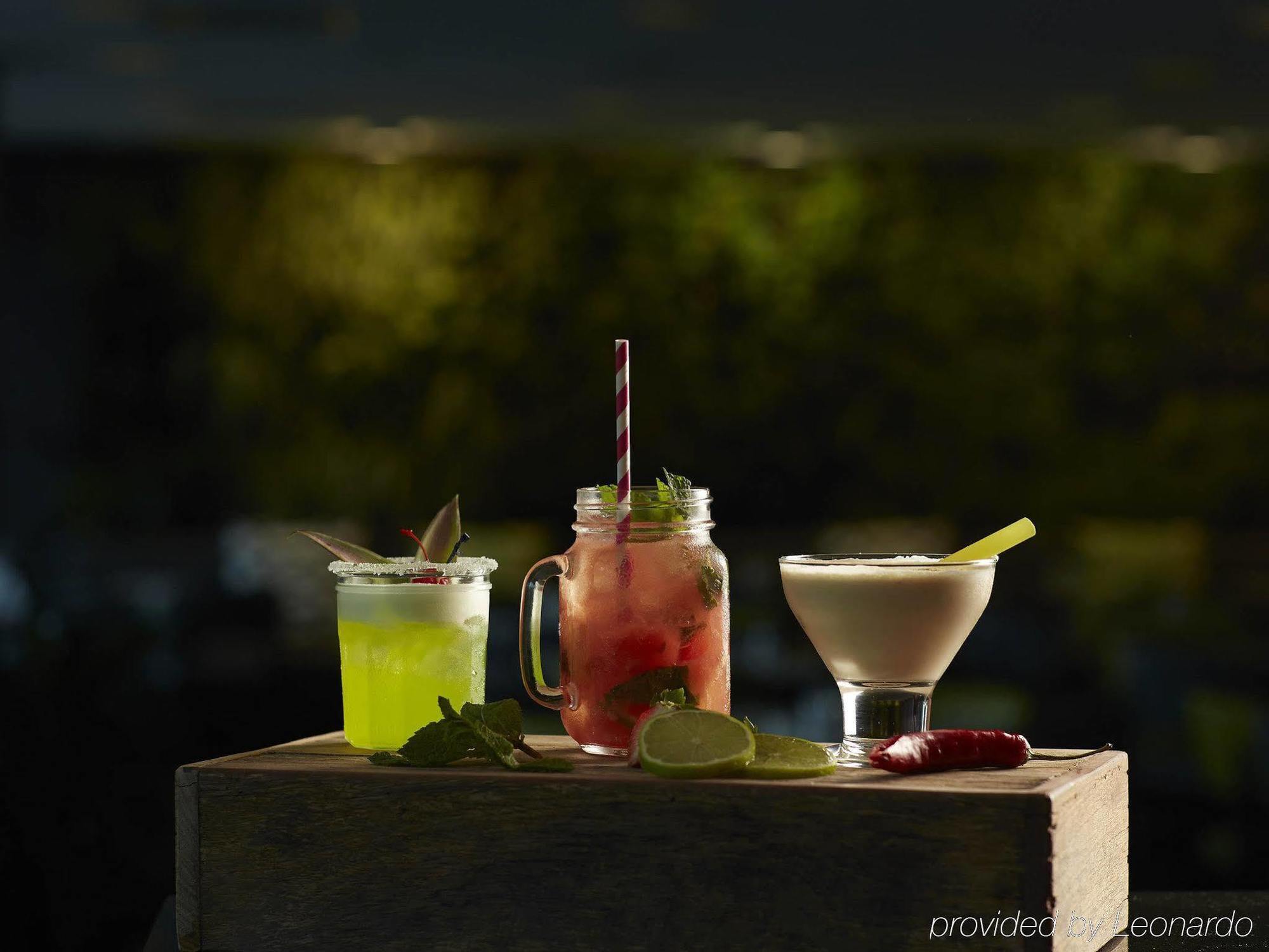 Mercure Melbourne Treasury Gardens Екстер'єр фото