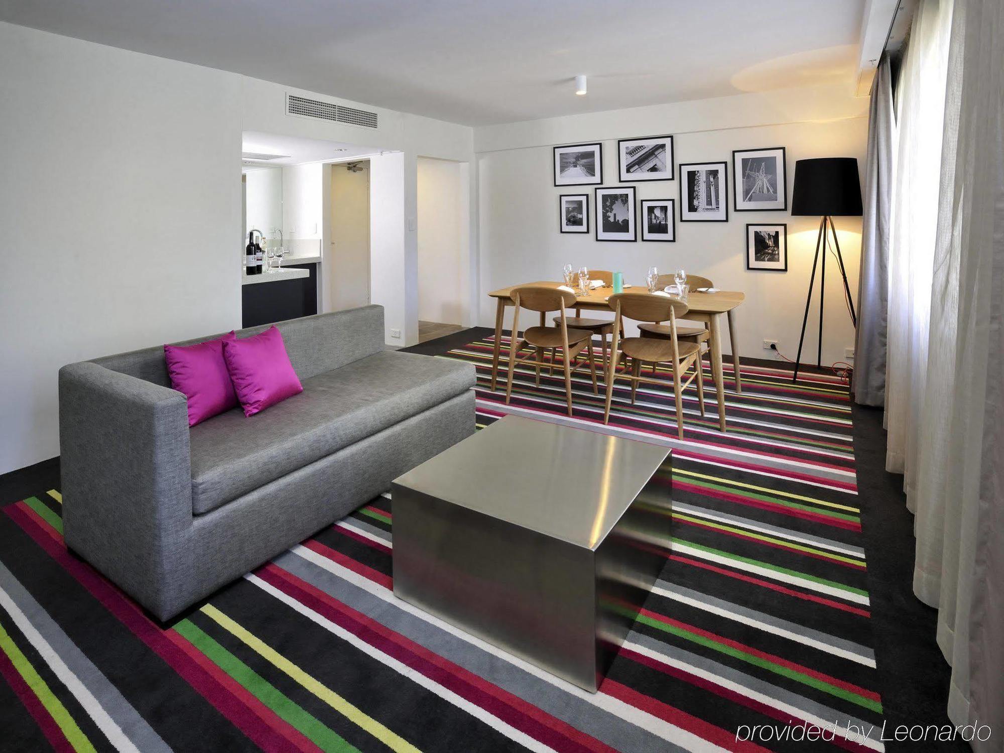 Mercure Melbourne Treasury Gardens Екстер'єр фото