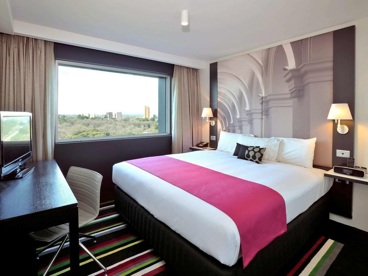 Mercure Melbourne Treasury Gardens Екстер'єр фото