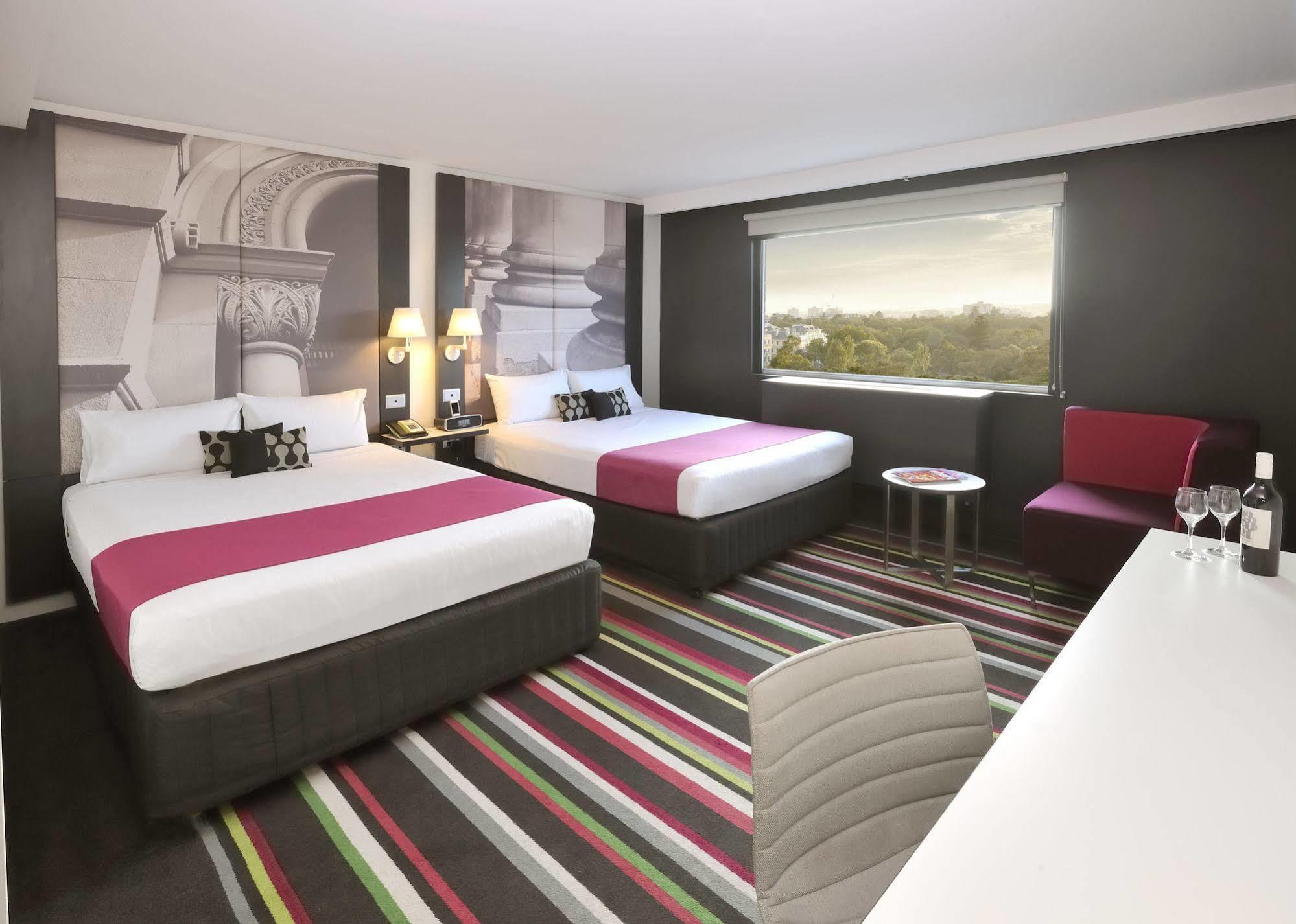 Mercure Melbourne Treasury Gardens Екстер'єр фото