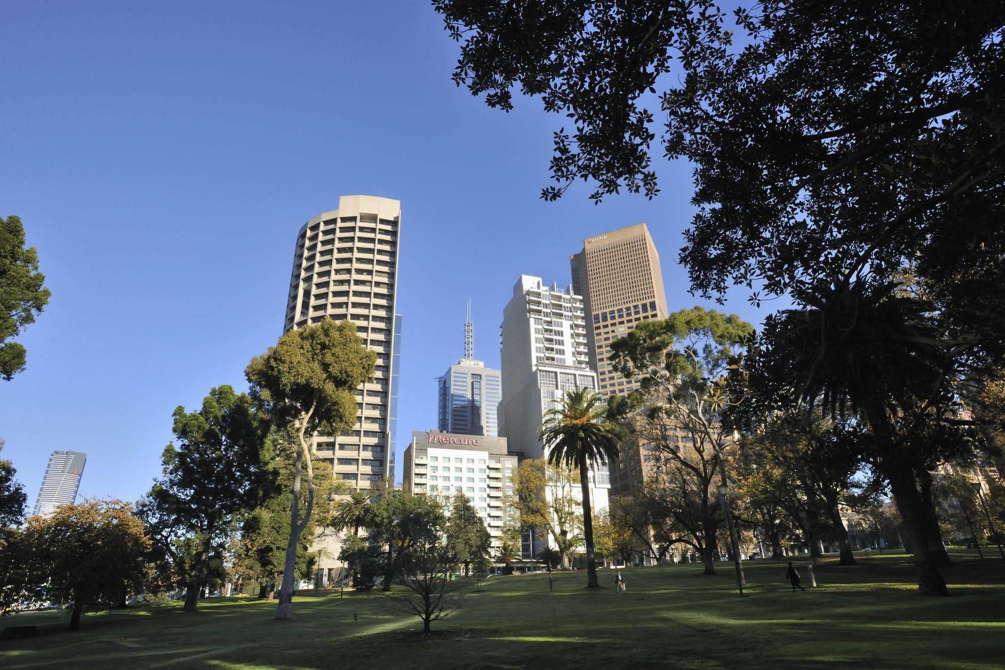 Готель Mercure Melbourne Treasury Gardens Екстер'єр фото