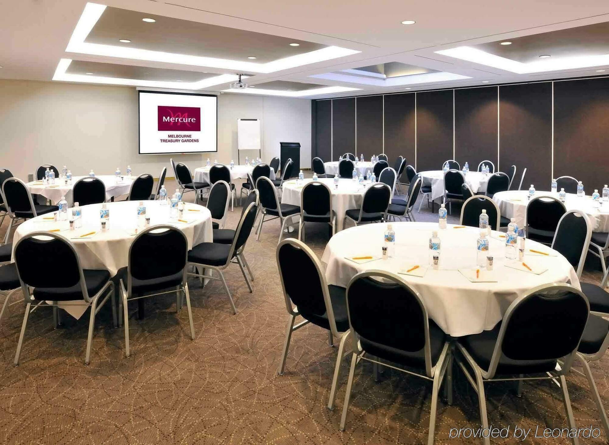 Mercure Melbourne Treasury Gardens Екстер'єр фото