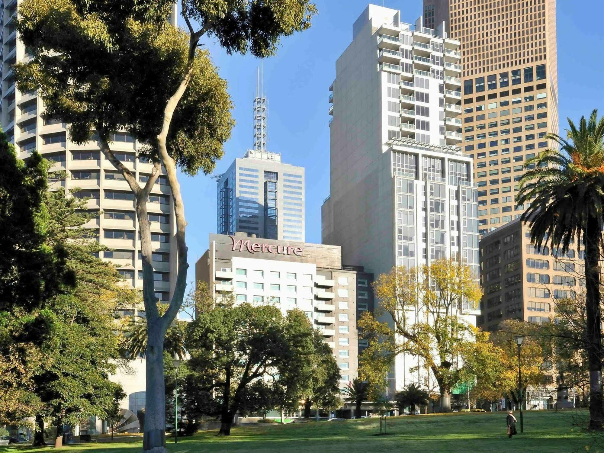 Mercure Melbourne Treasury Gardens Екстер'єр фото